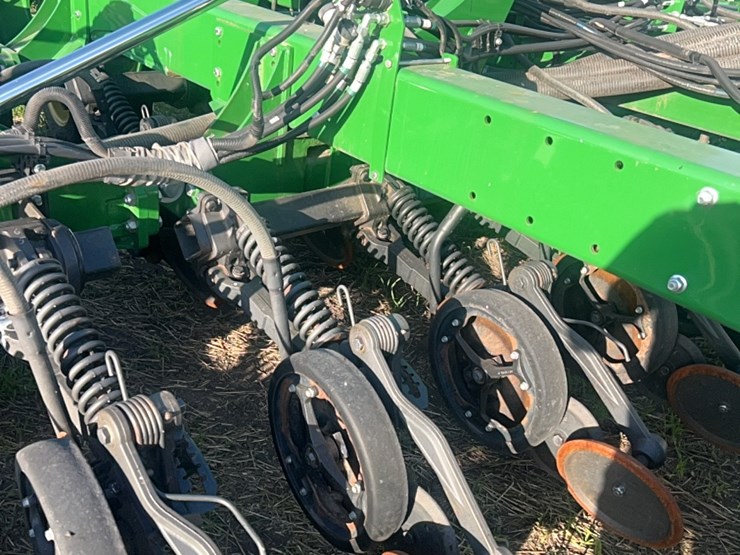 2018-john-deere-1910-image-132