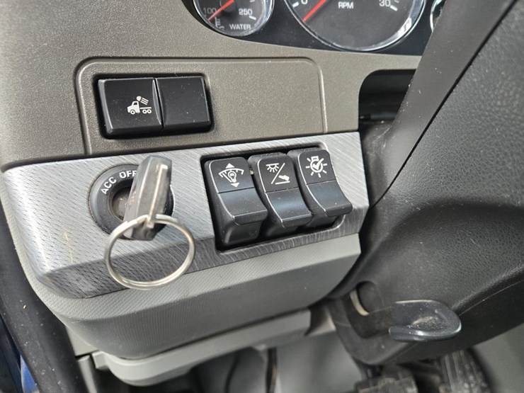 2018-kenworth-t680-image-55