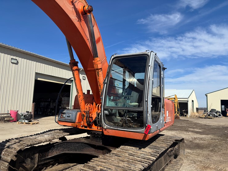 hitachi-ex200-lc-image-7