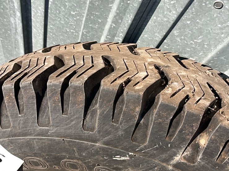 excellent-spare-tire-for-semi-10.0-0–20,-aired-up-and-ready-to-go-image-8