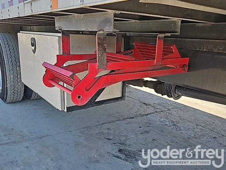 2018-peterbilt-337-image-28