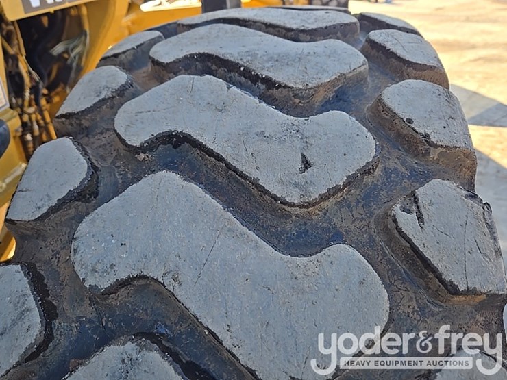 2005-caterpillar-140h-vhp-plus-image-18