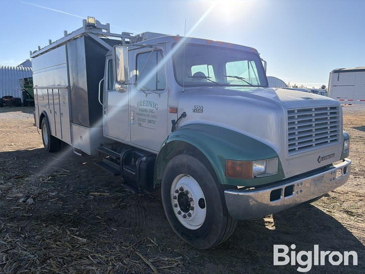 2001-international-4700-image-3