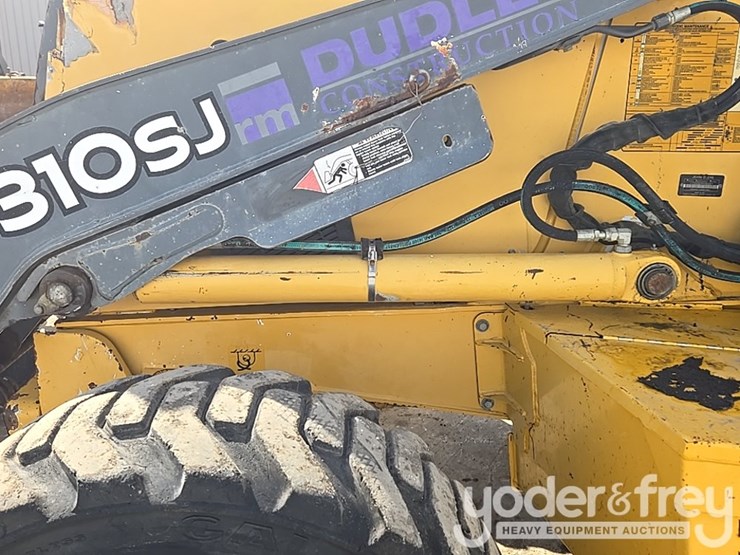 2010-deere-310sj-image-36