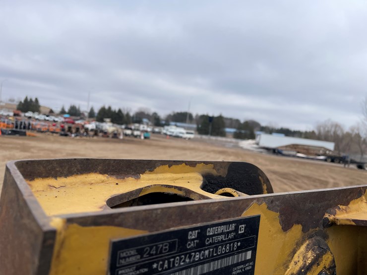 caterpillar-247-image-18