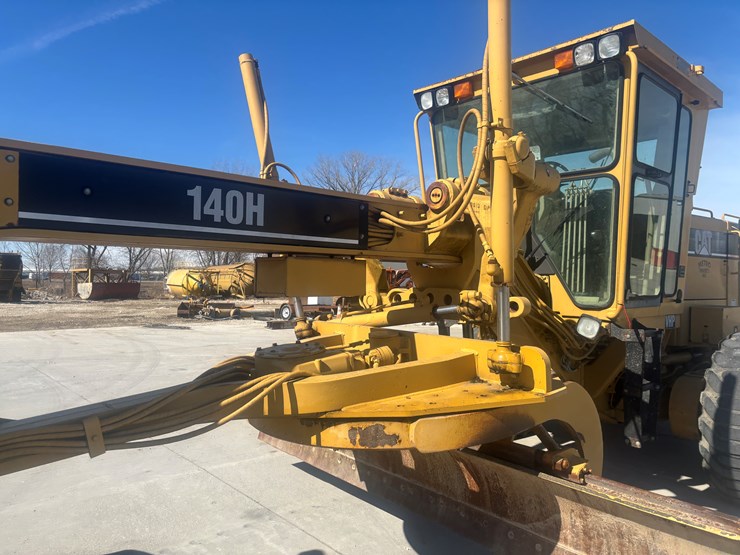 caterpillar-140h-vhp-image-8