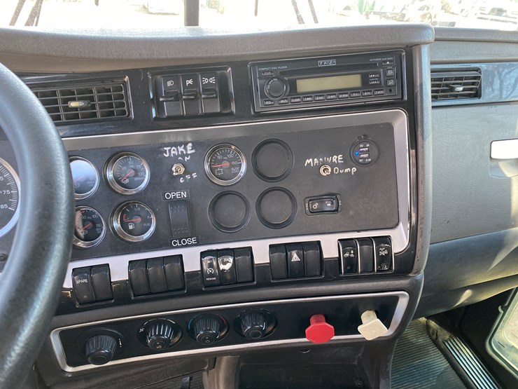 2006-kenworth-t800-image-38