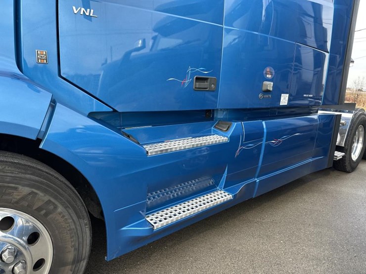 2022-volvo-10-image-11