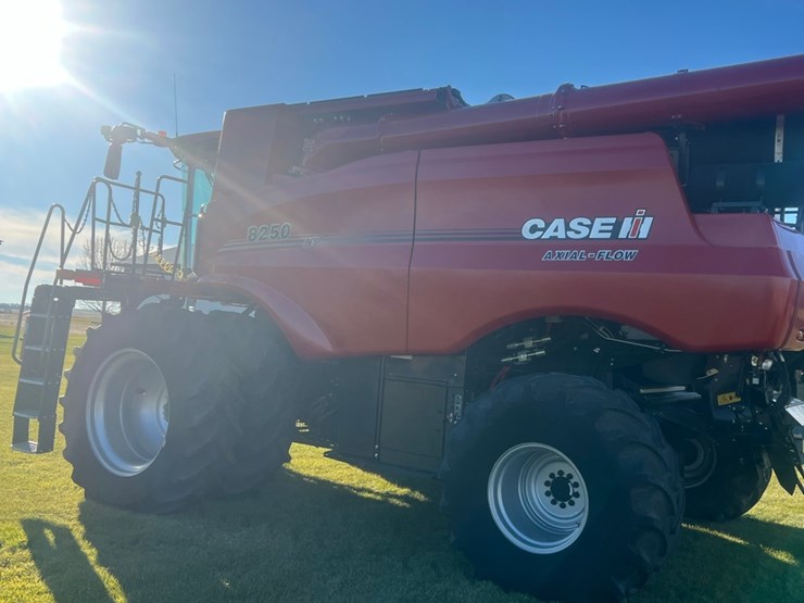 2023-case-ih-8250-image-8