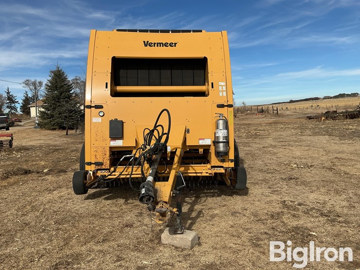 2015-vermeer-605n-cornstalk-special-image-2