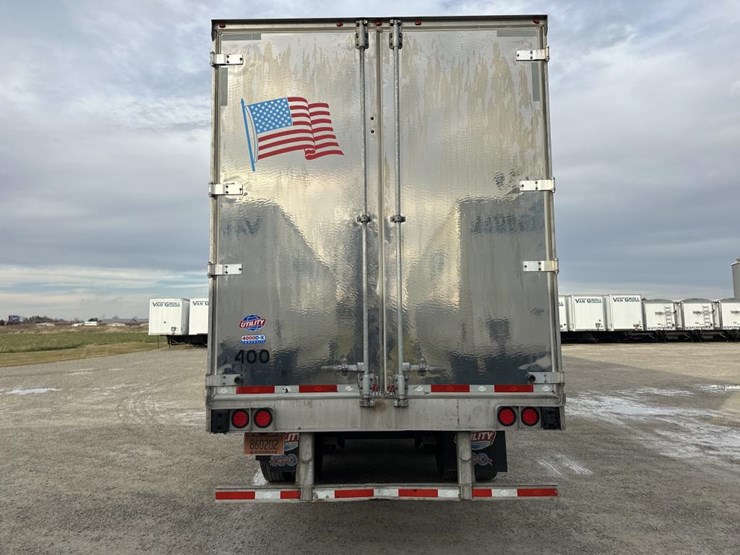 2019-utility-53'-image-4