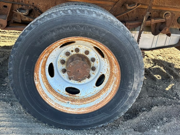 2005-ford-f550-image-79