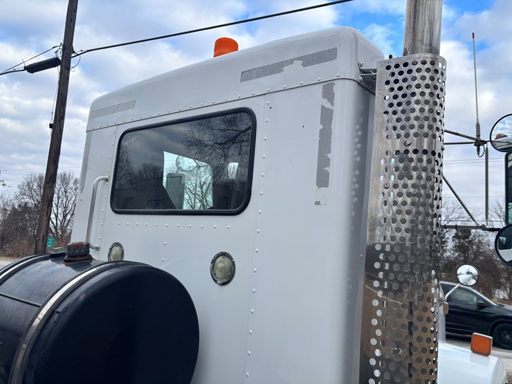 kenworth-t800-image-15