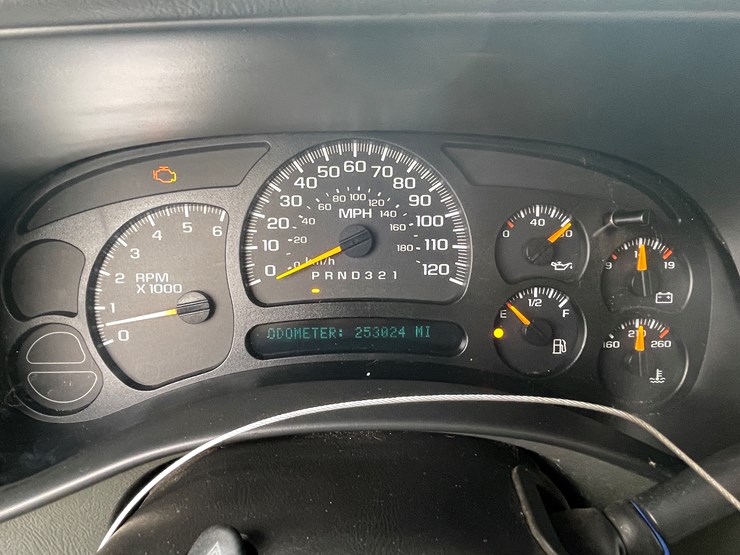 2006-chevrolet-suburban-image-15