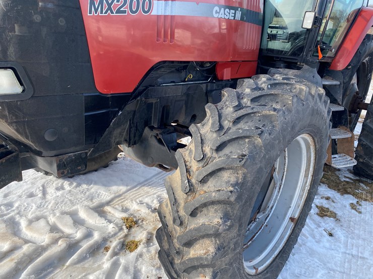 #125-•-2001-case-mx200-magnum-tractor-(colfax,-wi)-image-44