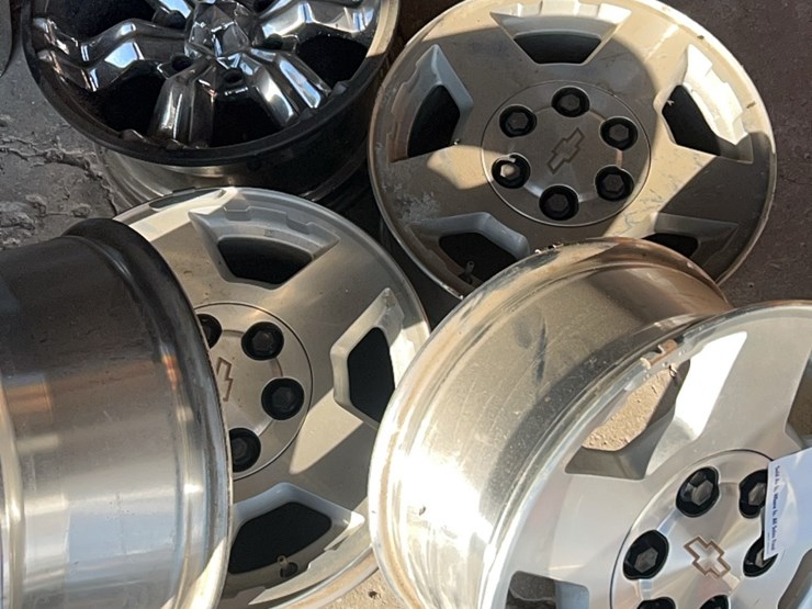 (5)-6-hole-chevy-rims,-complete-set-of-four-with-lug-nuts,-plus-one-extra-image-8