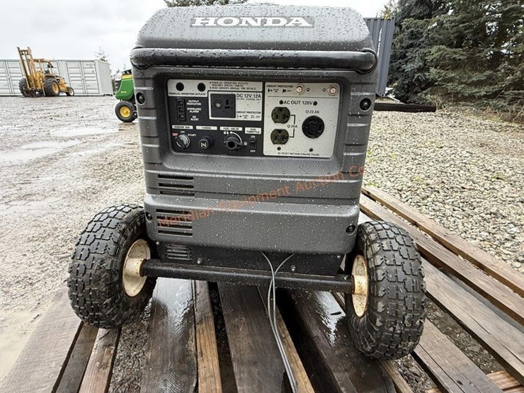 honda-eu3000is-image-3