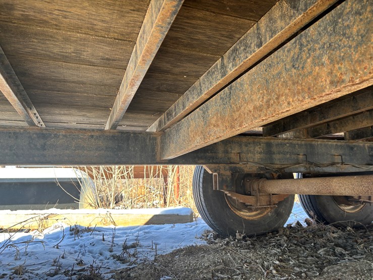 #2272-•-b-&-b-26'-equipment-trailer-image-30