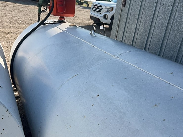 1000-gallon-fuel-tank-and-500-gallon-fuel-tank,-sell-together,-includes-pump,-used-for-diesel-image-22