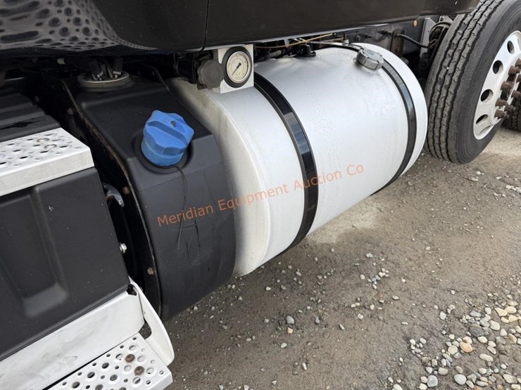 2017-international-prostar-image-4