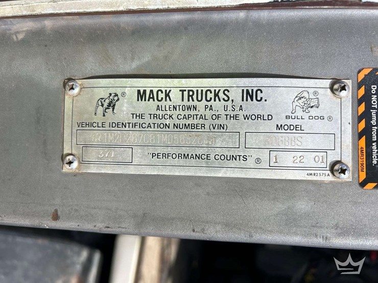 2001-mack-rd688s-image-5