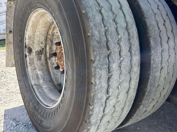 2001-mack-rd688s-image-36