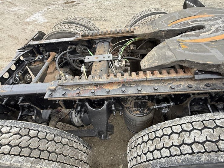 2017-international-prostar-image-36