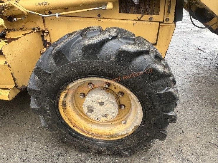 caterpillar-416b-image-15