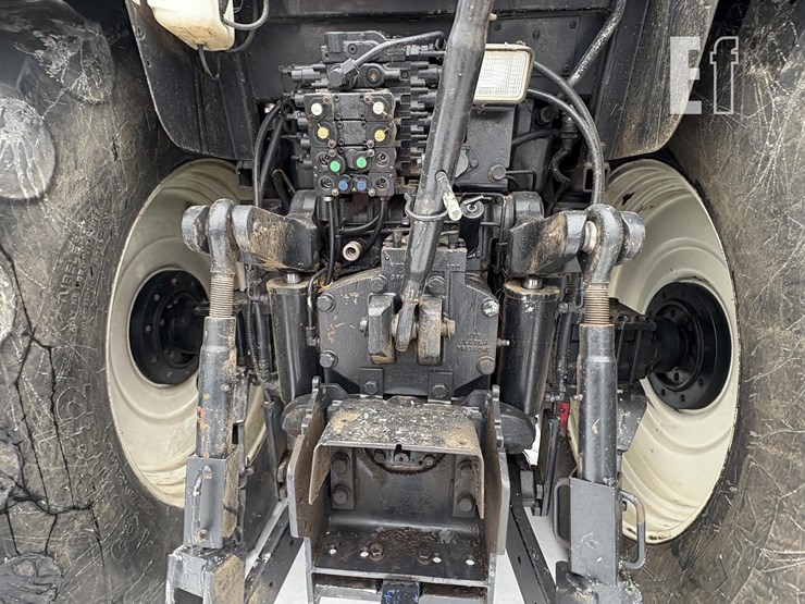 2002-new-holland-8670a-image-13