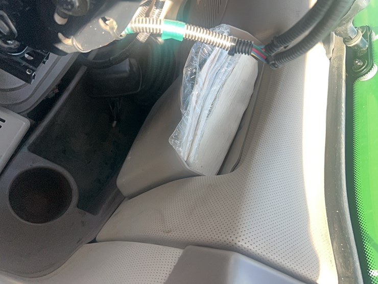 2016-john-deere-9520r-image-177