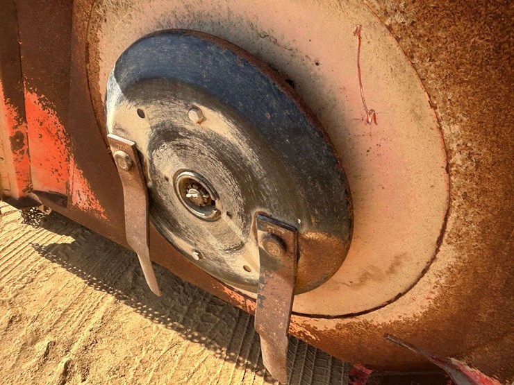 2023-land-pride-rc5715-image-10