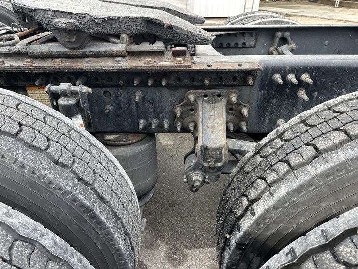 2018-volvo-10-image-37