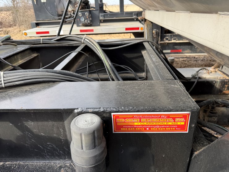 #40961-•-2011-magnolia-/-adams-t/a-fertilizer-tender-trailer-image-36