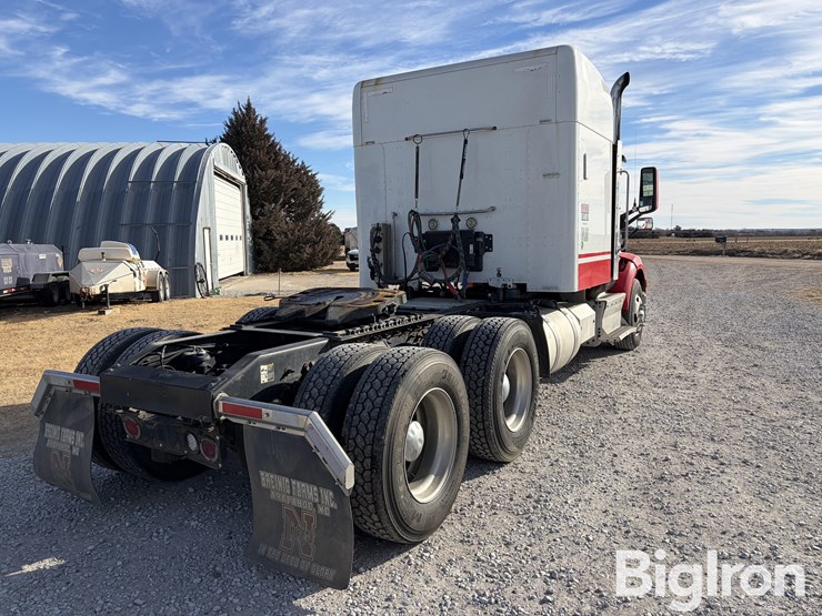 2016-peterbilt-579-image-5