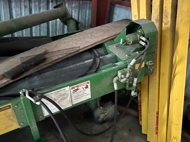 lot-35.-5-tube-model-572--kwik-kleen,-hyd.-drive,-wheat-screens,-always-shedded-image-3