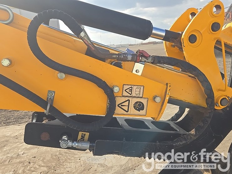 2017-jcb-3cx-image-59