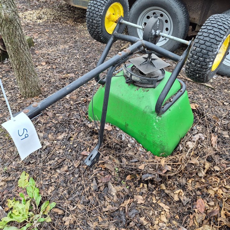 John Deere Pull-Type Spreader