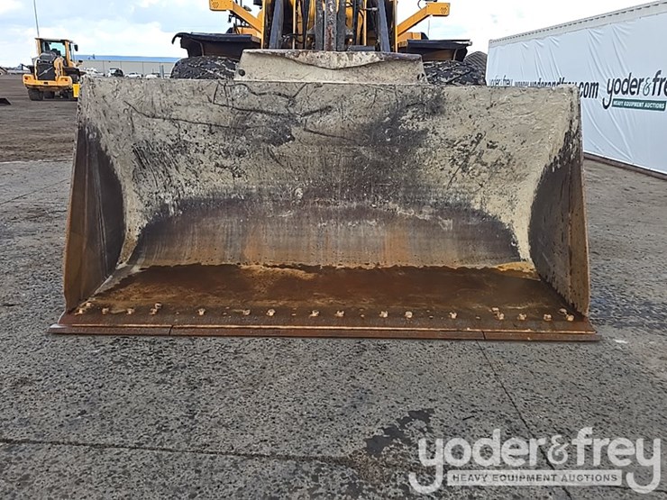 2014-volvo-l150h-image-19