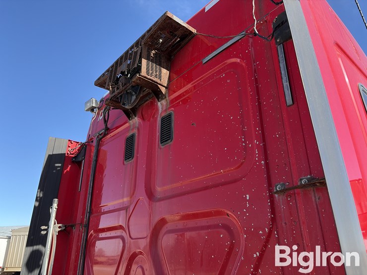 2013-freightliner-cascadia-113-image-19