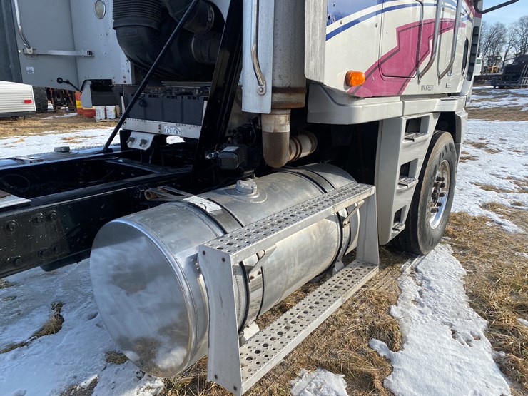 2003-freightliner-argosy-image-37