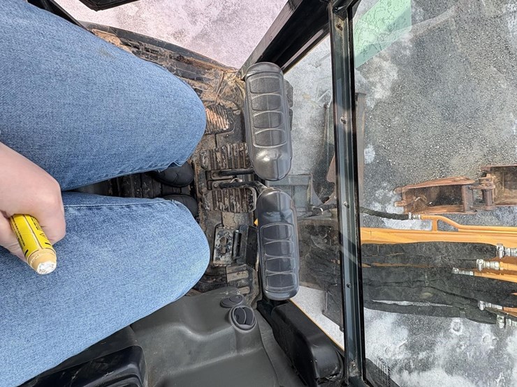 hyundai-robex-35z-9a-image-10