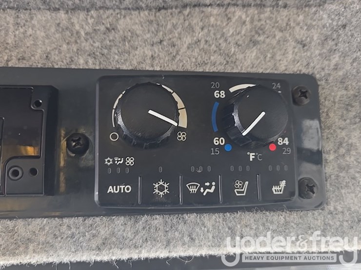 2021-deere-460e-image-88