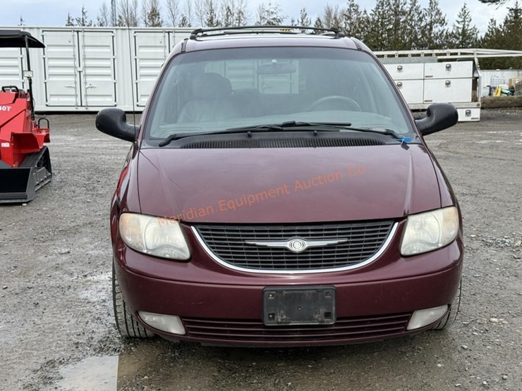 2002-chrysler-town-&-country-image-7