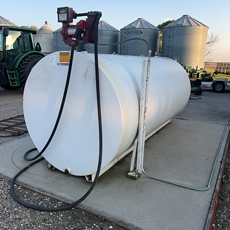 2000 gallon fuel tank with Fill Rite heavy duty high output pump