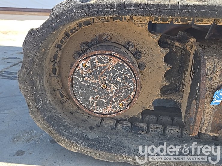 2020-deere-35g-image-34