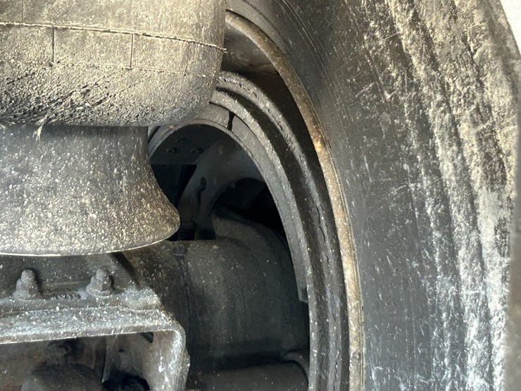 2014-utility-53'-image-36