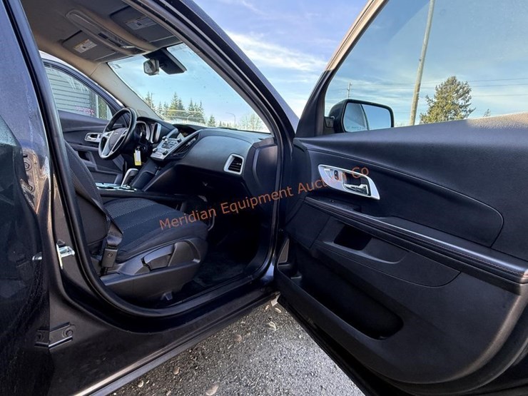 2015-chevrolet-equinox-lt-image-31