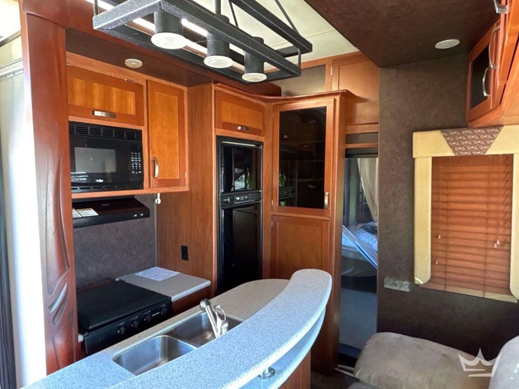 2014-crossroads-rv-elevation-t/a-5th-wheel-toy-hauler-travel-trailer-image-20