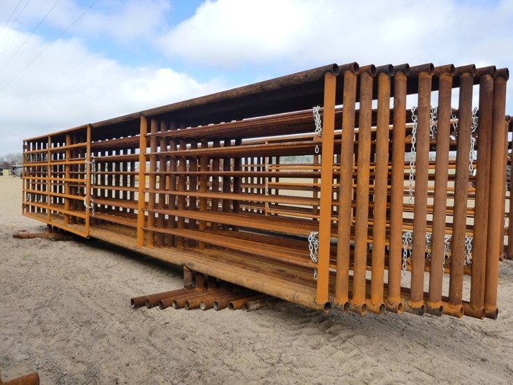 (10)-free-standing-24'-cow-panels-w/1-gate-image-1