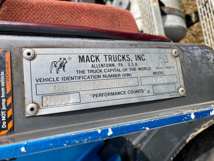 #425-•-mack-elite-cl-713-manure-truck-(has-wi-title)-(colfax,-wi)-image-48